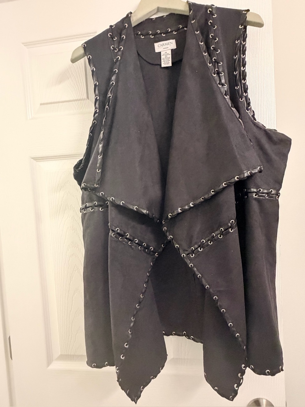 Carmen Marc Valvo Black Sleeveless Draped Grommet-Trim Vest
